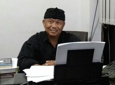 Ajarkan Setrika dan Pasang Kancing