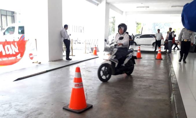 Berikan Pengetahuan Safety Riding