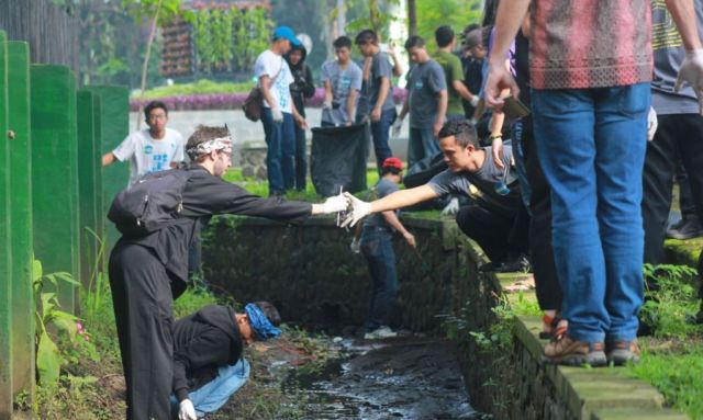 Gerakan pungut sampah