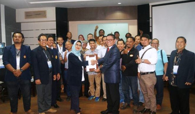 Obi, Profesor Muda Nyalon Rektor UNPAD Obi, Profesor Muda Nyalon Rektor UNPAD