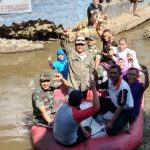 Penebaran Bibit Ikan di Daerah Aliran Sungai Citarum
