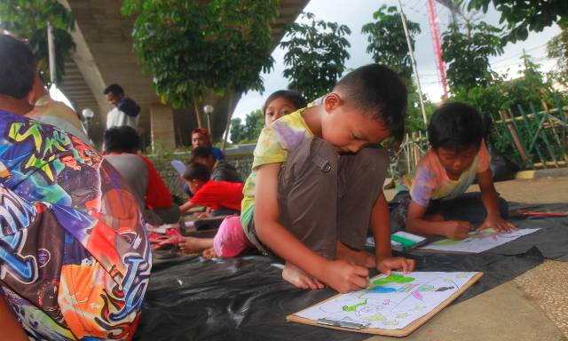 Sudut Bumi gelar menggambar dan mewarnai bersama anak anak pulosari