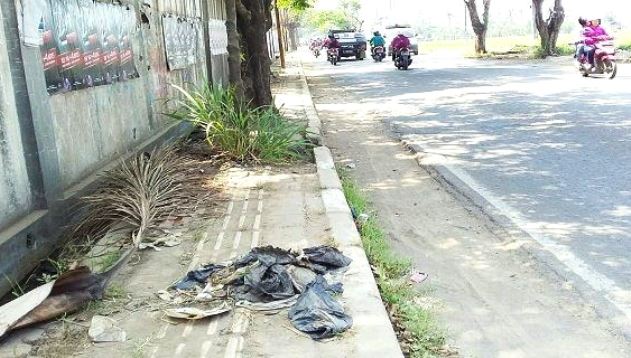 Trotoar di Banjaran Tidak Layak untuk Pejalan Kaki