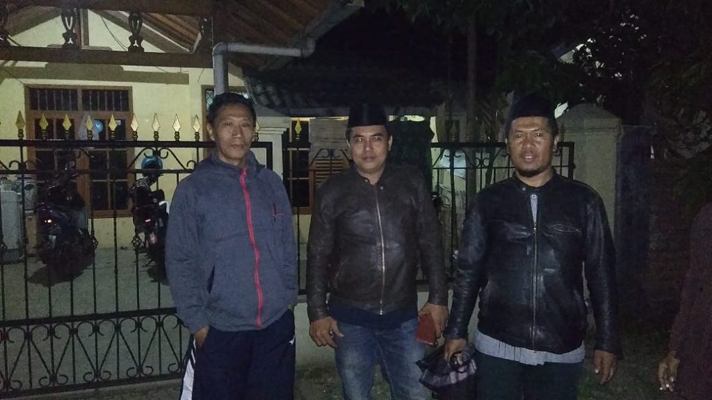 Tiga Terduga Teroris Diamankan di Komplek Cempaka Arum Tiga Terduga Teroris Diamankan di Komplek Cempaka Arum