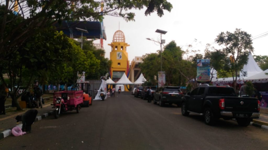 Ribuan Anggota Polri dan TNI Berjaga Sambut Kedatangan Wapres Ribuan Anggota Polri dan TNI Berjaga Sambut Kedatangan Wapres