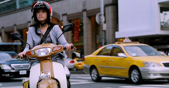 anak-kuliah-naik-motor