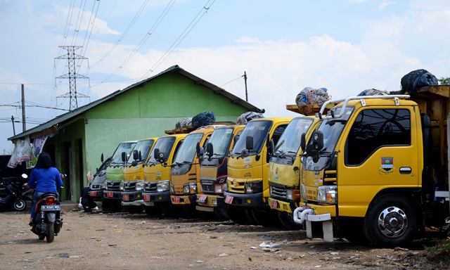 MASIH KURANG: Armada sampah yang dimiliki Kabupaten Bandung saat ini masih kurang.