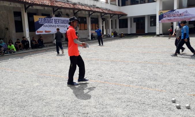 Populerkan Cabor Petanque ke Sekolah