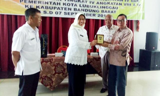 Genjot PAD Melalui Pelayanan