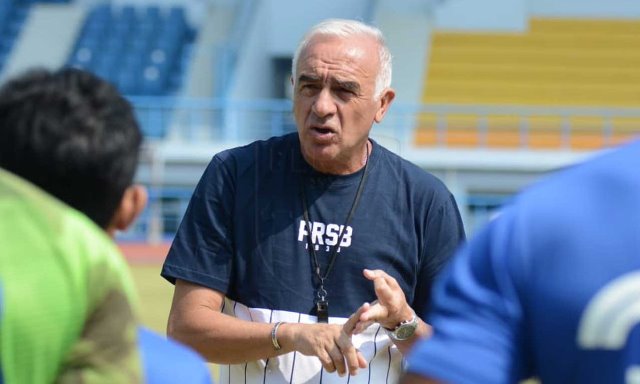 Gomes - persin tampil emosional