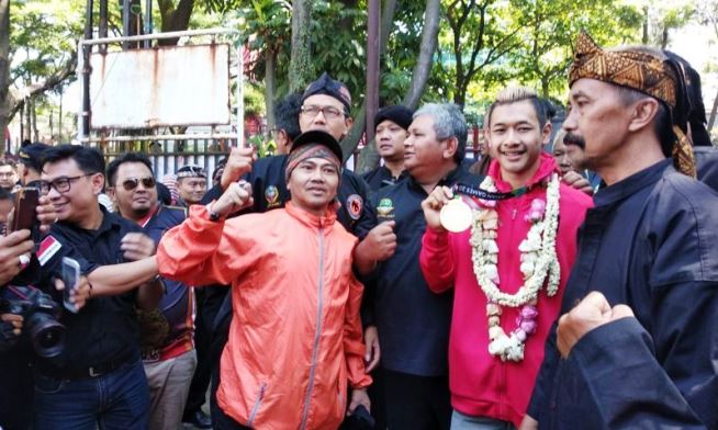 Hanifan Ingin Ajak Orang Tua Naik Haji