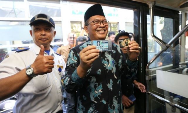 Ajak Warga Gunakan Bus Ajak Warga Gunakan Bus