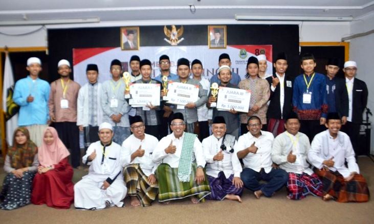 Cianjur Juara Lomba Baca Kitab Kuning Cianjur Juara Lomba Baca Kitab Kuning