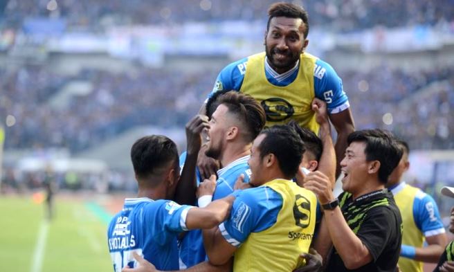 Maung Tundukkan Macan, Tandukkan Mali Makin Kokoh Persib di Puncak Maung Tundukkan Macan