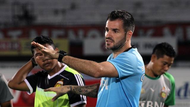 PSSI Dekati Simon McMenemy