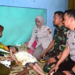 TNI polri bantu warga