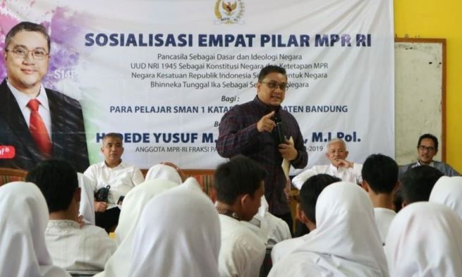 Tantangan 4 Pilar untuk Generasi Milenial Tantangan 4 Pilar untuk Generasi Milenial