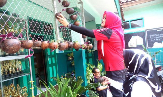 Targetkan Sekolah Ikut Adiwiyata Targetkan Sekolah Ikut Adiwiyata