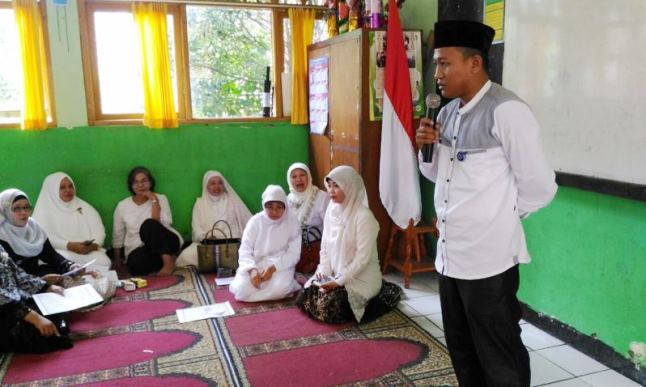 Guru Honorer Gelar Doa Bersama 