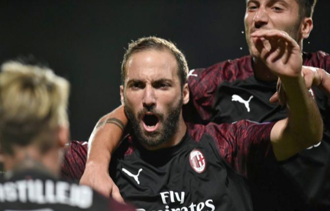 Higuain Bawa AC Milan Curi Kemenangan higuain-bawa-ac-milan-curi-kemenangan_m_