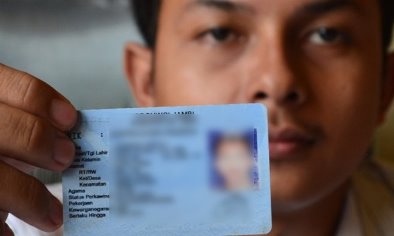 DPR Setuju CPNS Selfie Pegang KTP