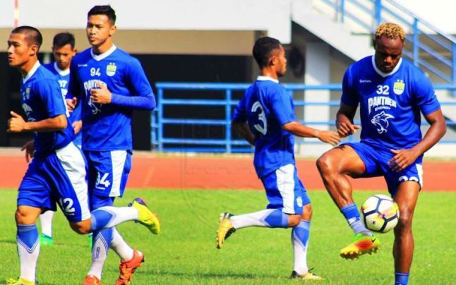 Liga Dihentikan, Persib Tetap Berlatih Liga Dihentikan, Persib Tetap Berlatih
