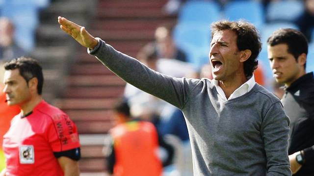 luis-milla-di-lapangan