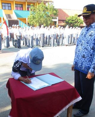 OSIS Harus Jadi Teladan dan Disiplin osis harus jadi teladan