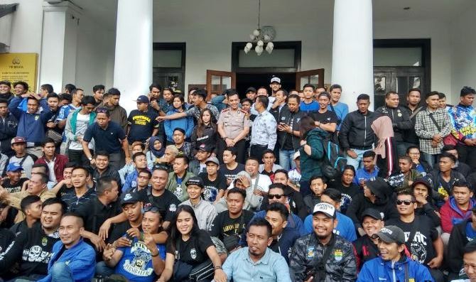 polisi-sediakan-barracuda-buat-tim-persija-jakarta