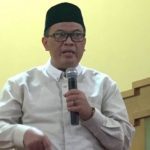 BERIKAN CERAMAH: Wali Kota Bandung Oded M. Danial memberikan tausiah pada peresmia masjid.