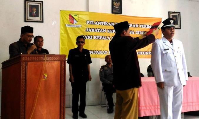 Camat Cangkuang Lantik Pjs Kades Ciluncat
