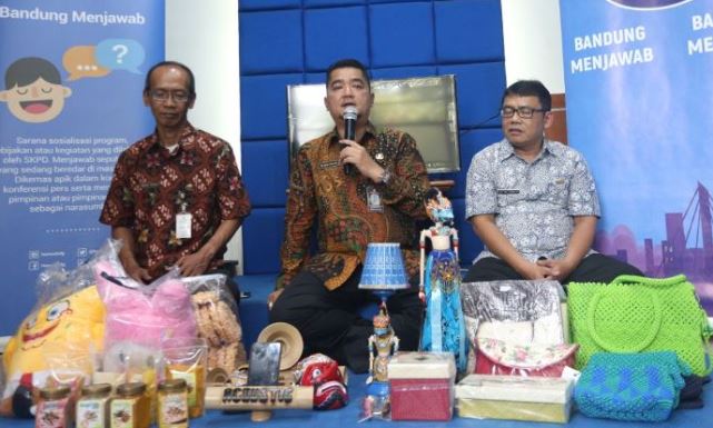 Camat-Lengkong-bandung-menjawab