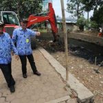 DPU Keruk Sungai Cinambo