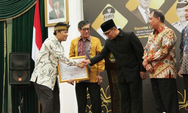 Lima Desa Dapat Penghargaan Sadar Hukum