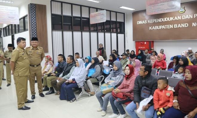 Pantau Pelayanan dengan Jaringan Sistem Monitoring