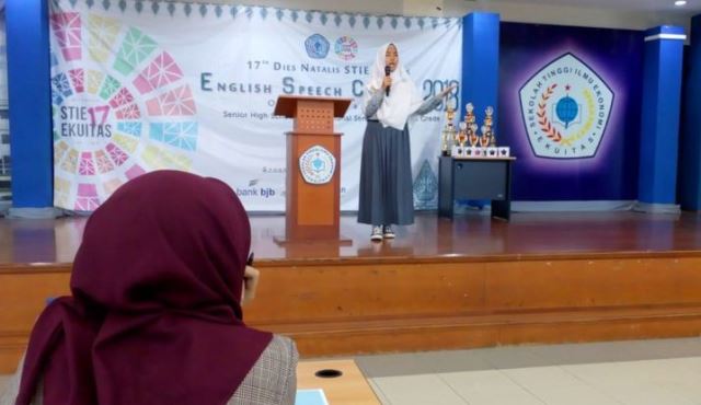 Cari Siswa Unggul Melalui English Speech Contest English Speech Contest