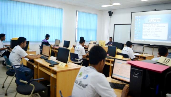 Ditantang Buat Aplikasi Database