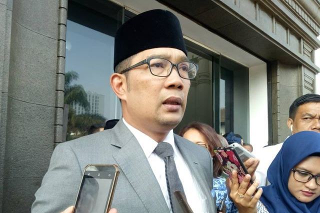 Emil: Kedepankan Azas Praduga Tak Bersalah Grup Gay Pelajar, Emil Prihatin