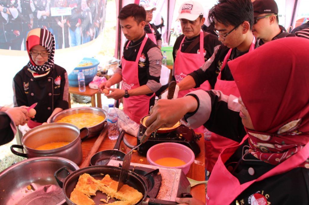 Gunakan Bright Gas, 25 Chef Masak 1.000 Porsi Nasgor