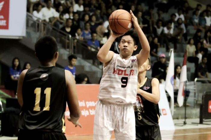 Detik Krusial Bagi Holis Detik Krusial Bagi Holis