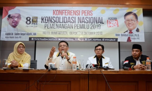 PKS Bidik Papan Atas Pemilu 2019 PKS Bidik Papan Atas Pemilu 2019