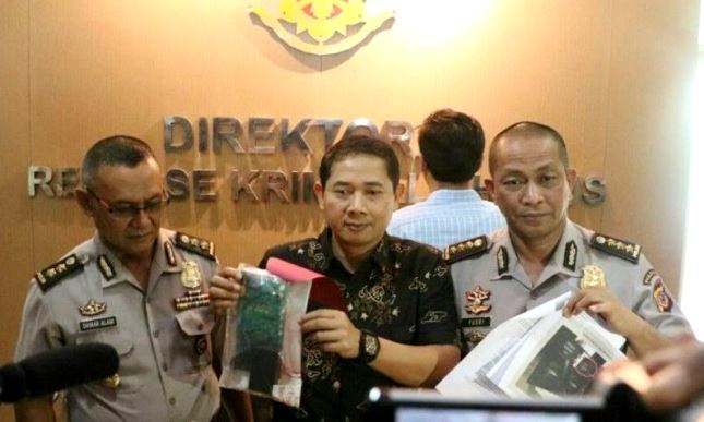 AK Diduga Sunat Bansos