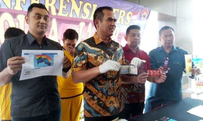 Polisi Gagalkan Rencana Pesta Seks Remaja gay Bandung Indonesia