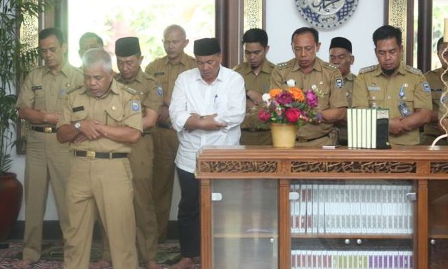 Oded Berikan Contoh Lakukan Bersatu