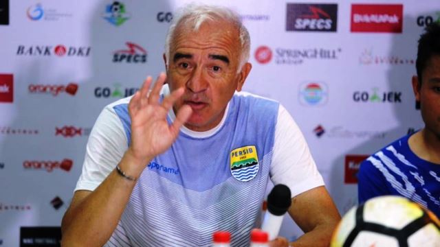 gomez ingin tinggalkan persib