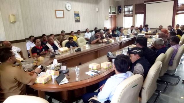 kepsek swasta geruduk disdik jabar