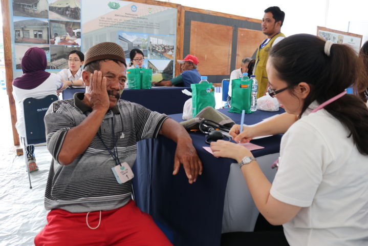 Summarecon Bandung-Yayasan Buddha Tzu Chi dan Karang Taruna Gedebage Adakan Pengobatan Gratis