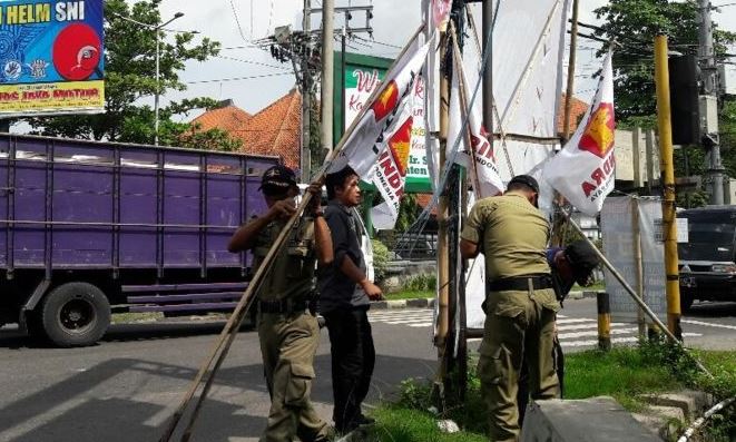 Ratusan APK Ditertibkan Bawaslu