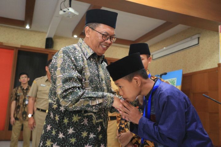 Cetak Bibit Penghafal Quran