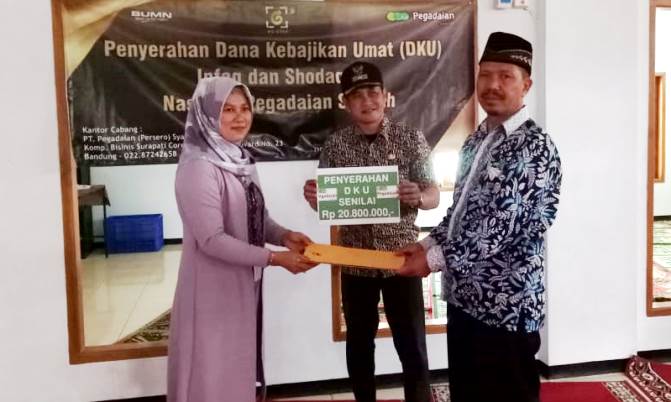 Pegadaian Syariah Padasuka Berikan Bantuan